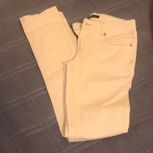Levi’s white skinny jeans